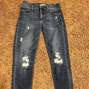 KanCan distressed jean. Size 29